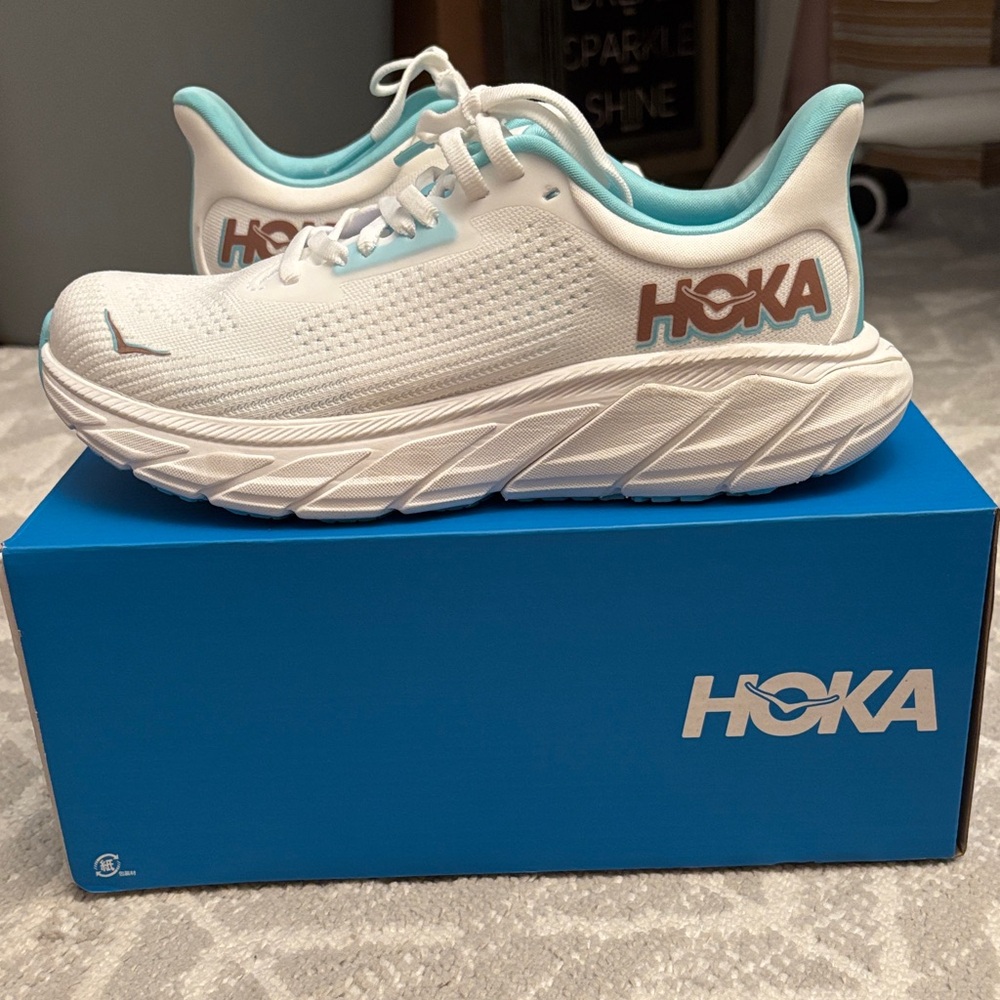 Women Hokas Arahi 7
